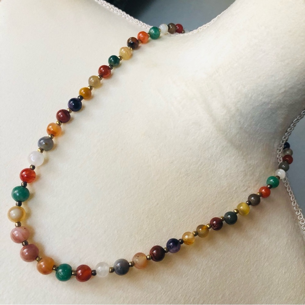 Vintage hand crafted genuine stone agate necklace